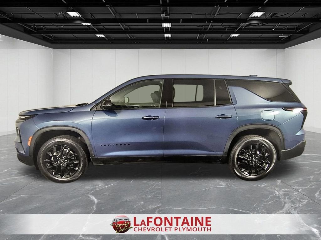 2024 Chevrolet Traverse LS