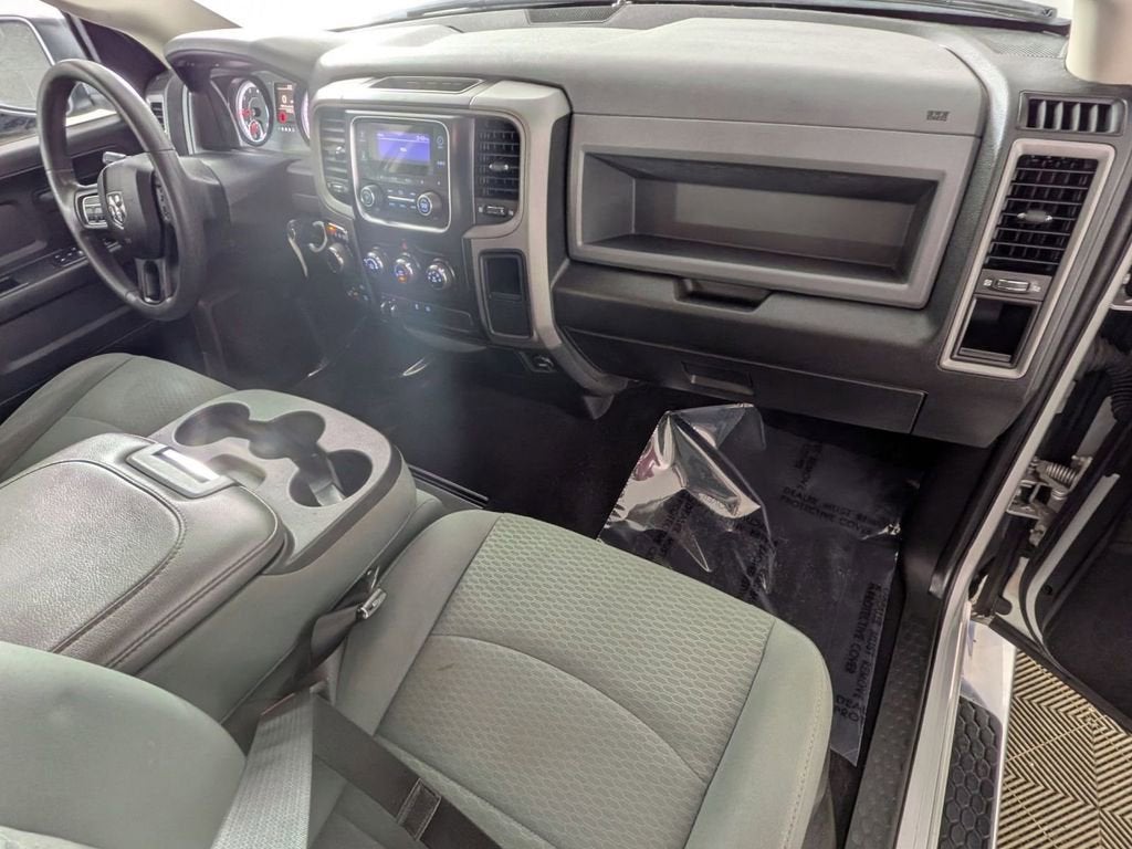 2018 RAM 1500 Express Crew Cab 4x4 5'7" Box