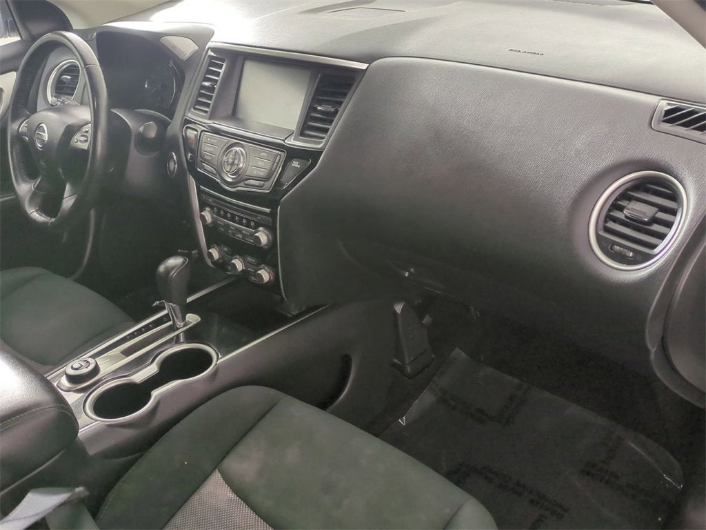 2018 Nissan Pathfinder SV