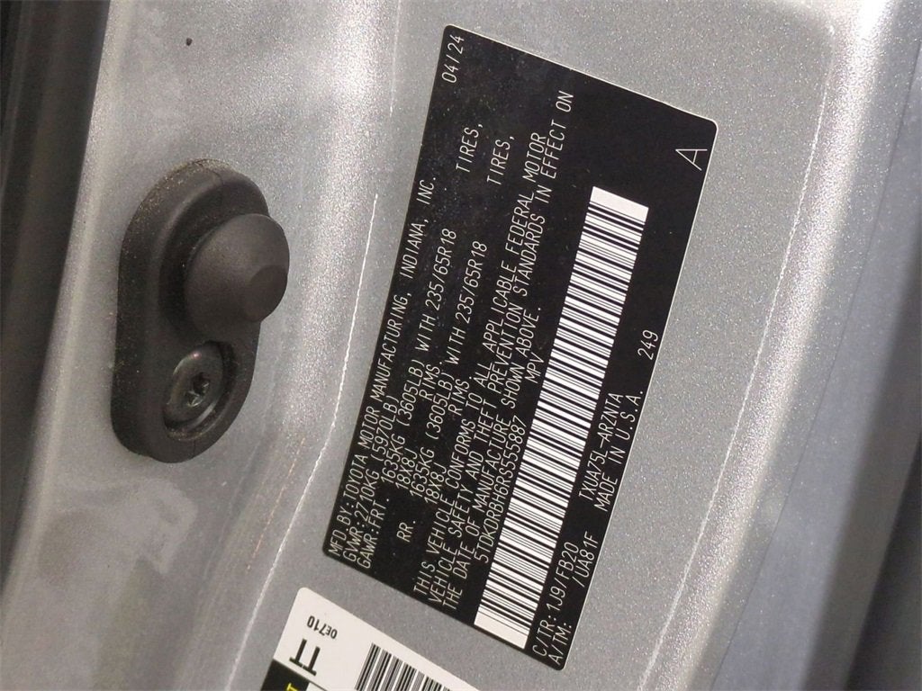 2024 Toyota Highlander LE