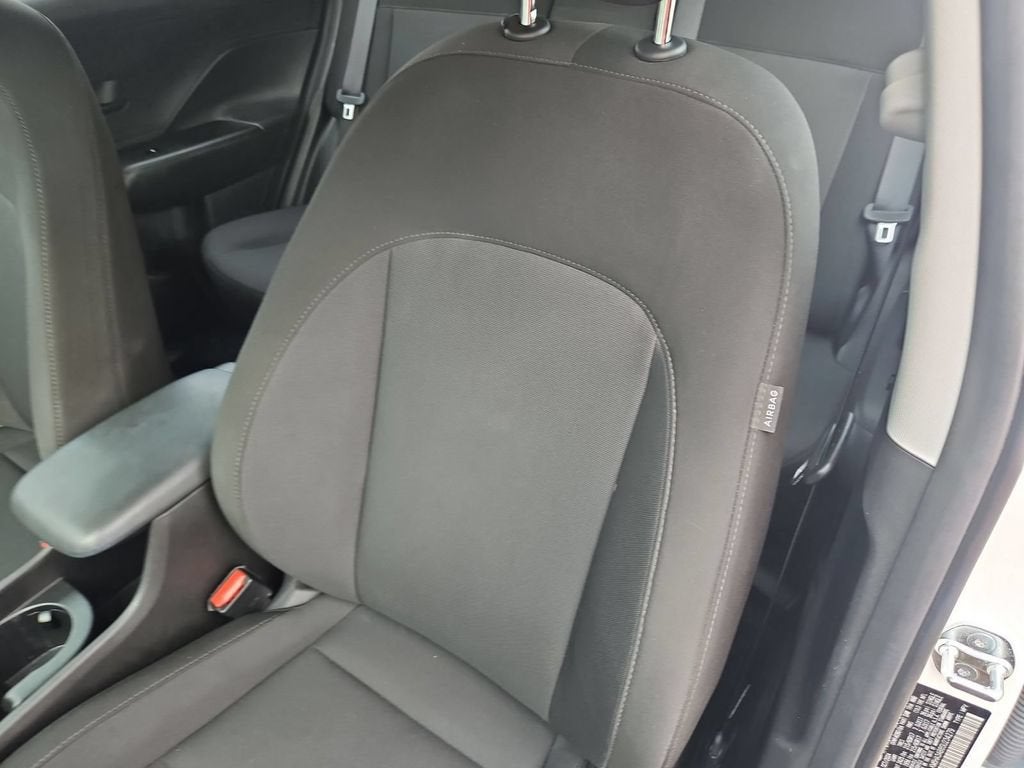2025 Hyundai Kona SE
