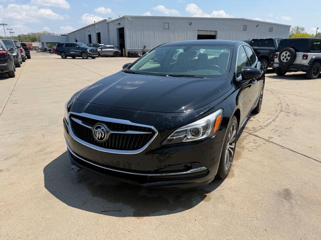 2017 Buick LaCrosse Essence's photo