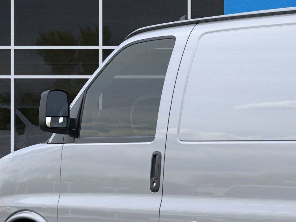 2025 Chevrolet Express Cargo WT