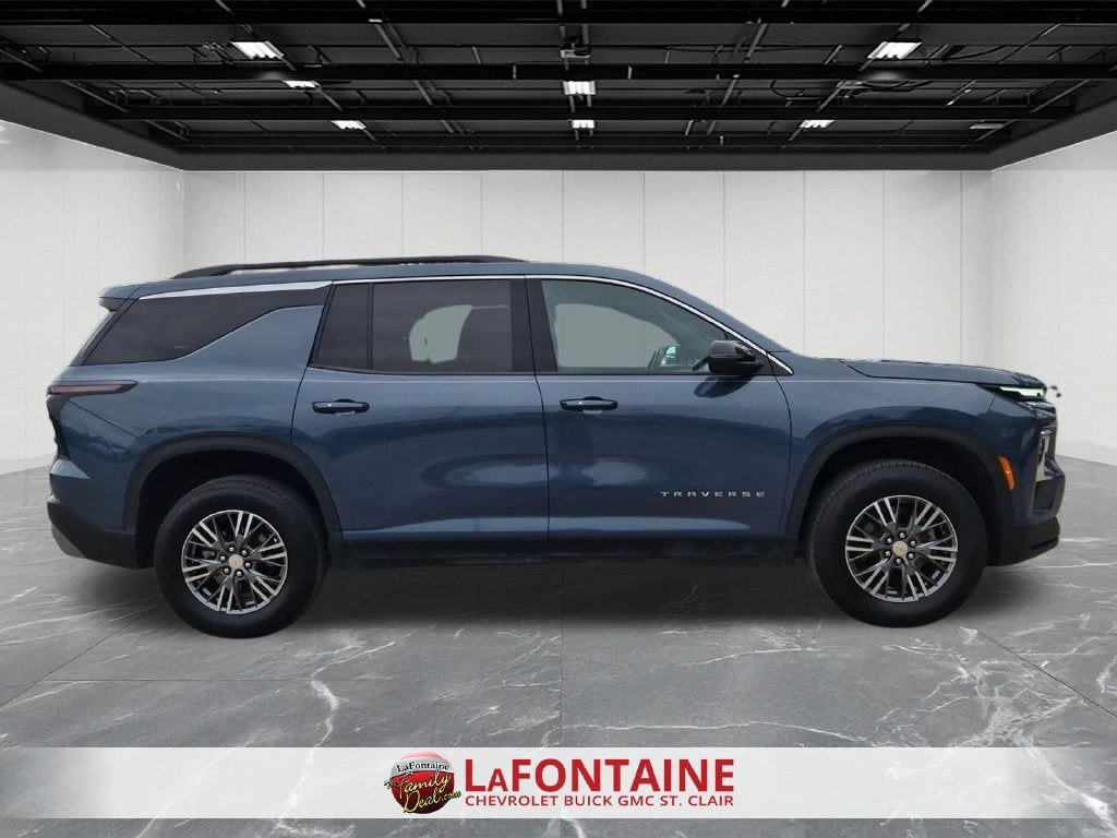 2024 Chevrolet Traverse LT