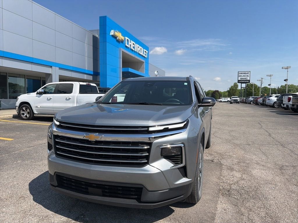 2024 Chevrolet Traverse FWD LT's photo