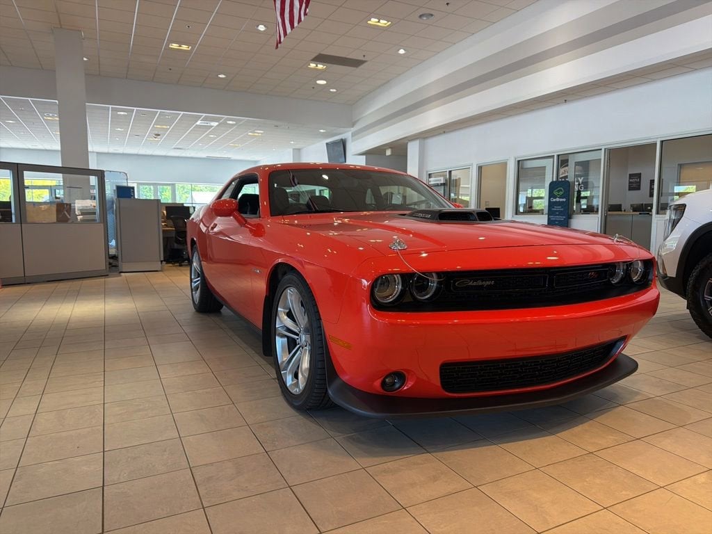 2022 Dodge Challenger R/T's photo