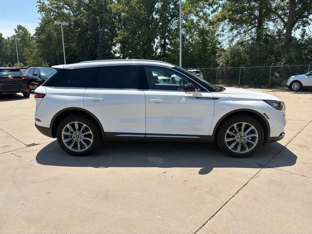 2022 Lincoln Corsair Standard