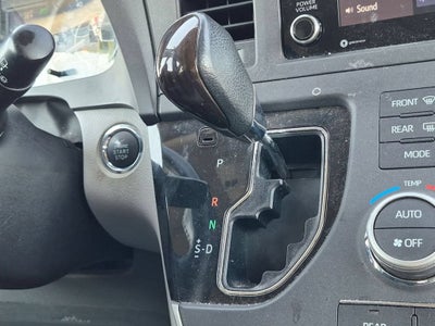 2020 Toyota Sienna XLE Auto Access Seat