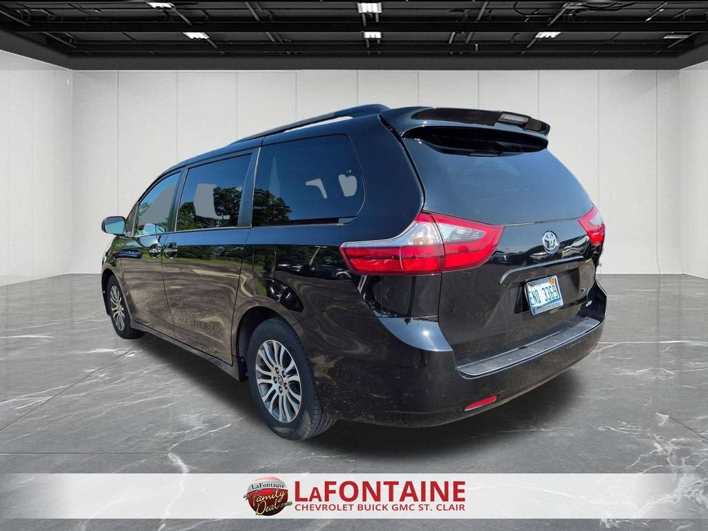 2020 Toyota Sienna XLE Auto Access Seat