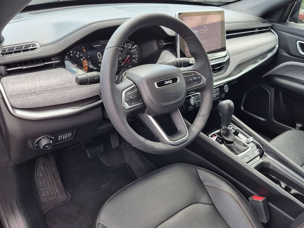 2023 Jeep Compass Latitude Lux FWD