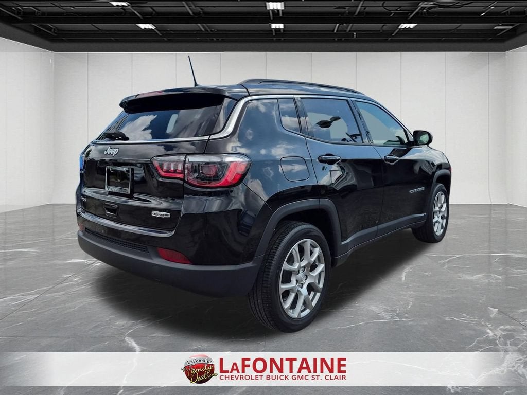 2023 Jeep Compass Latitude Lux FWD