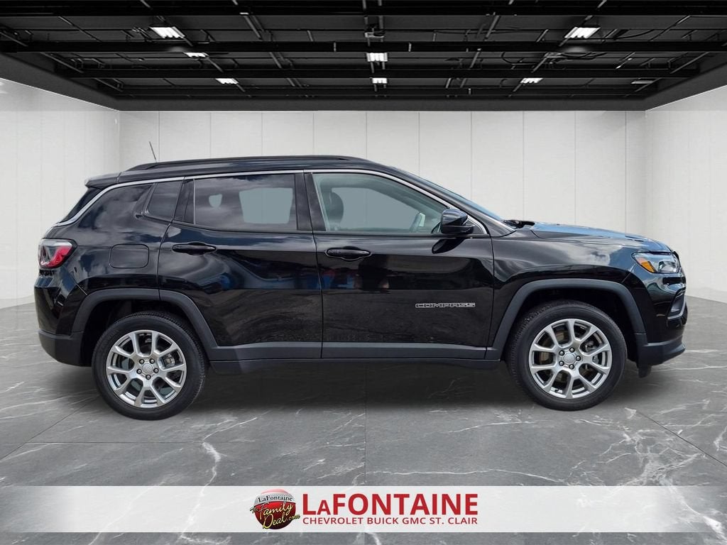 2023 Jeep Compass Latitude Lux FWD