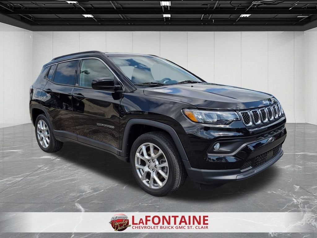 2023 Jeep Compass Latitude Lux FWD