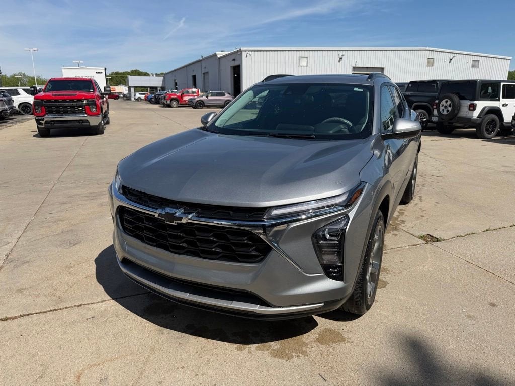 2024 Chevrolet Trax LT's photo